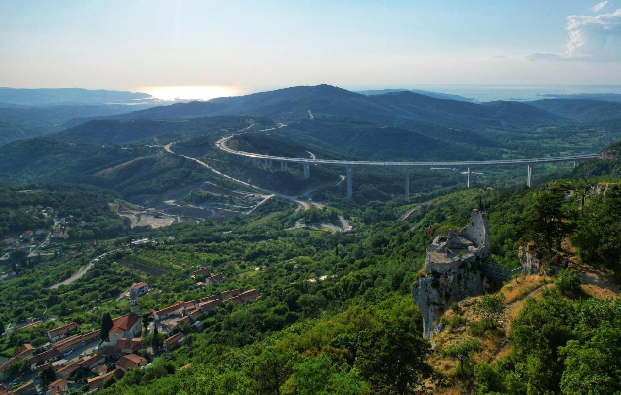 Relax Črni Kal 3 Apartment Bagian luar foto